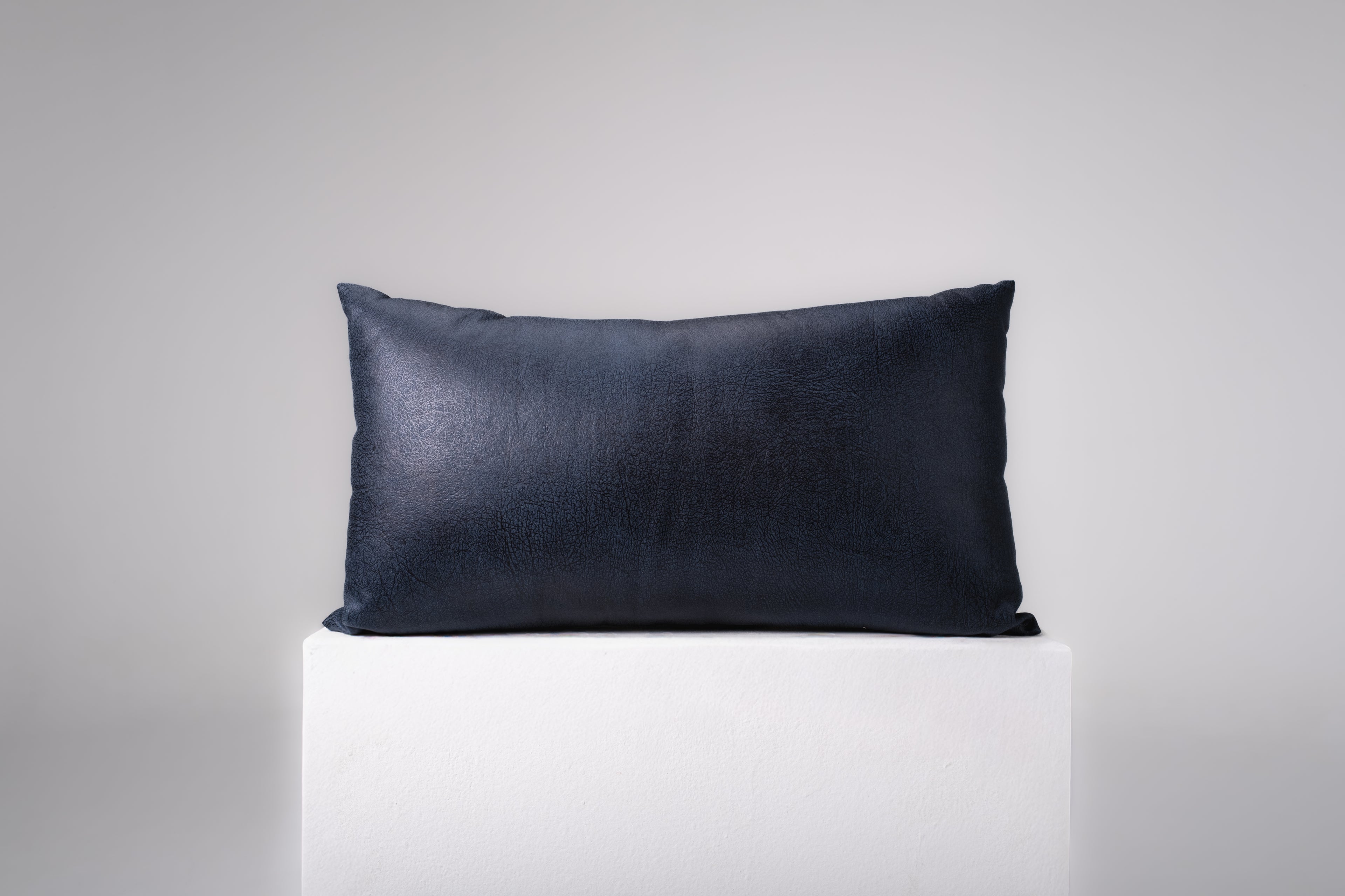 Chill Pillow in Leather